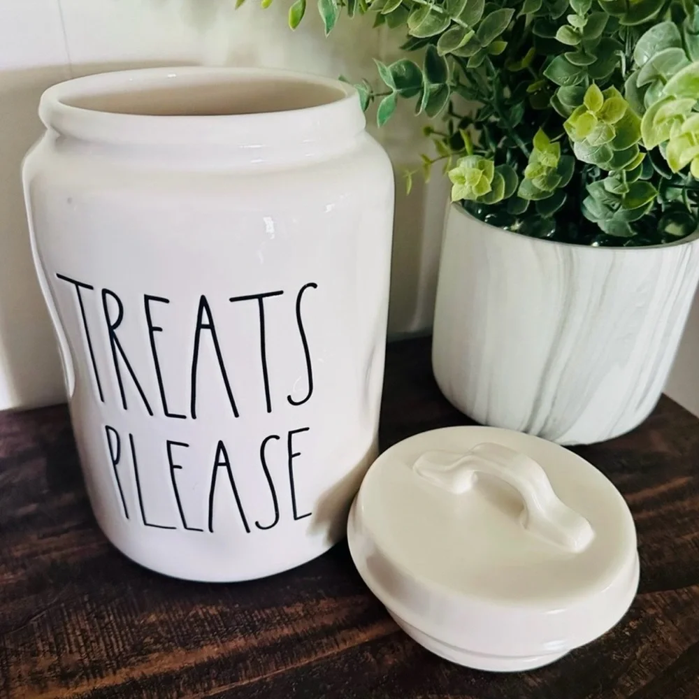 Rae Dunn Cream Ceramic 'TREATS PLEASE' Canister